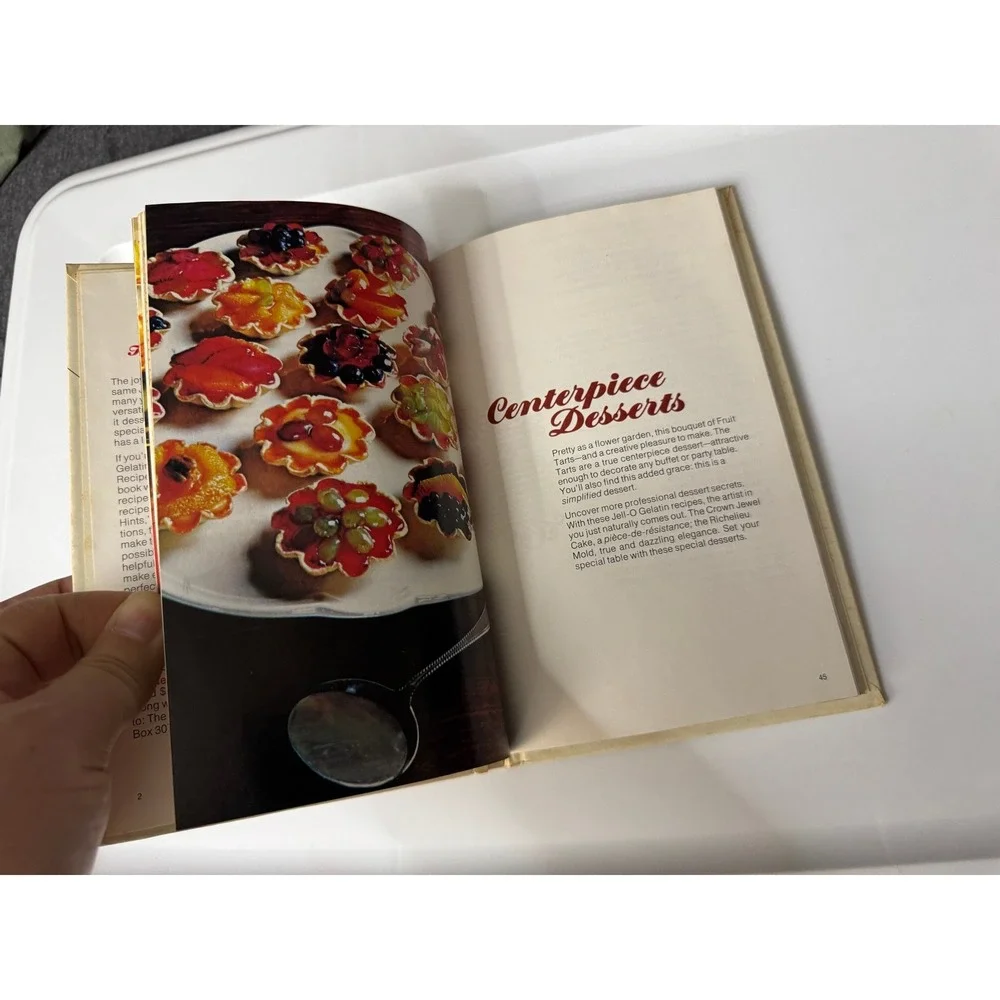 The New‎ Joys of Jell-O Recipe Book 1974 Hardcover General Foods Vintage